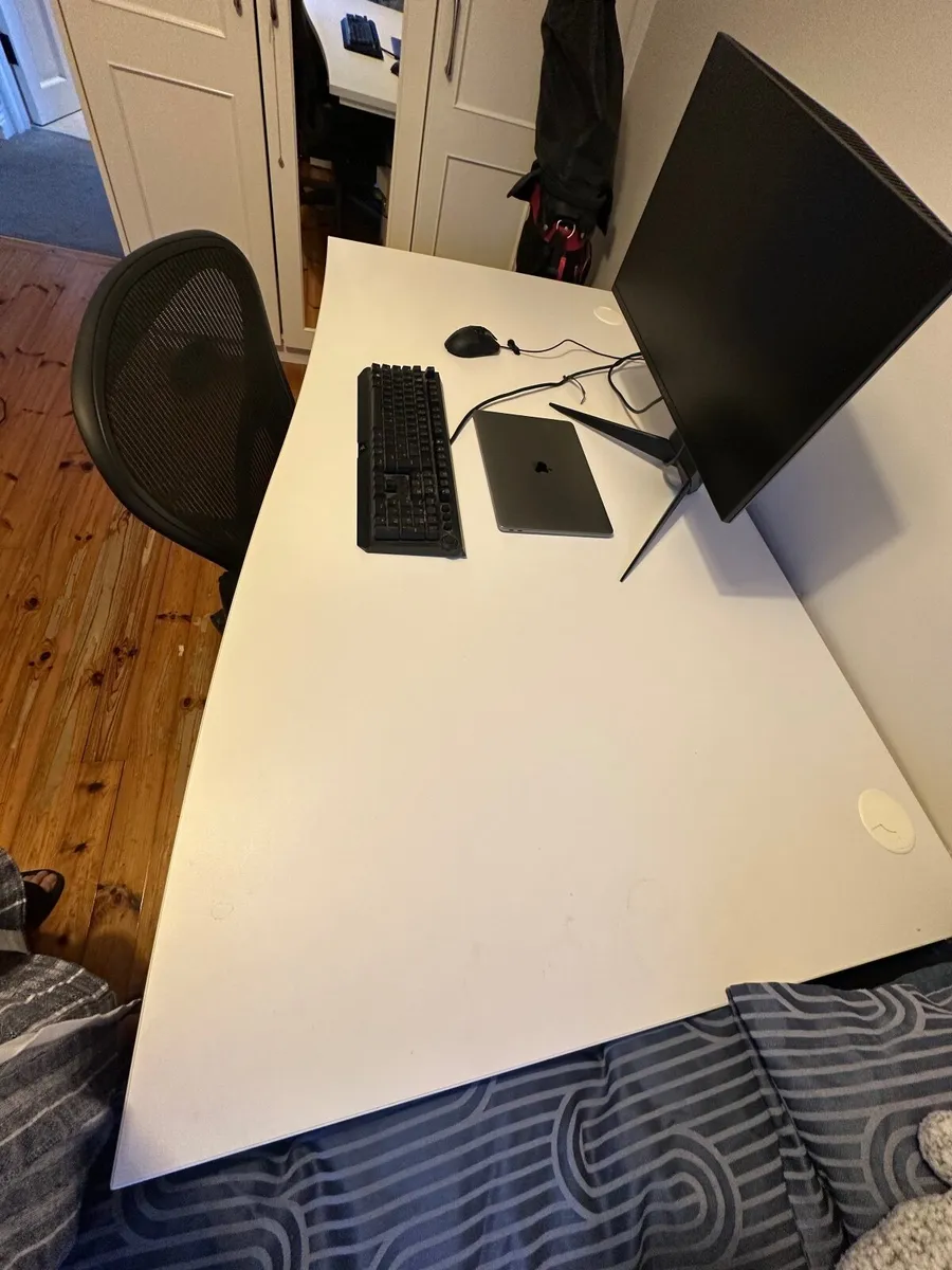Desk - Image 4