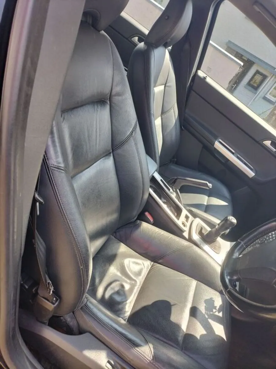 2011 Volvo S40 - Image 2