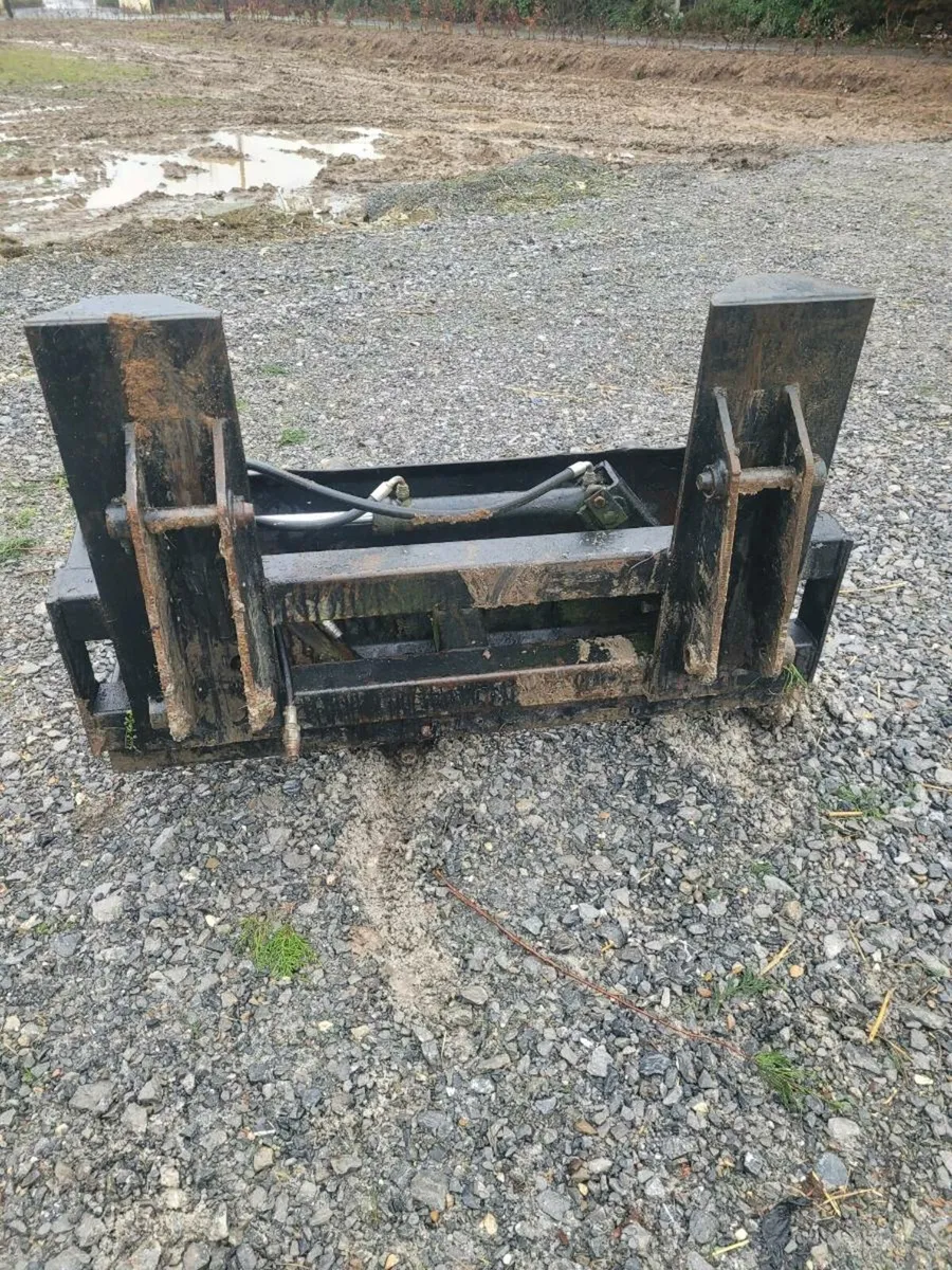 Bale grab and 8ft bucket - Image 4