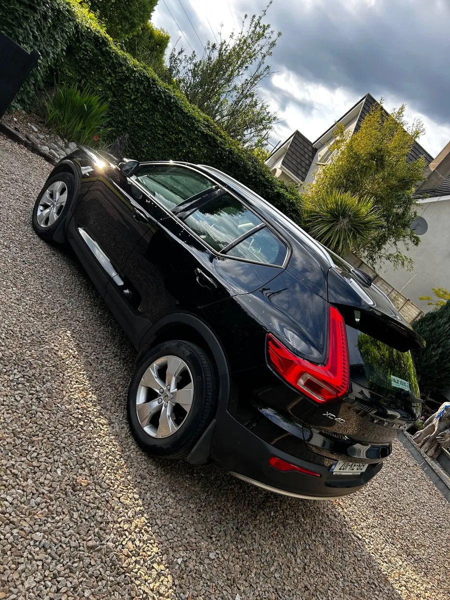 Volvo XC40 D3 Momentum 5DR Auto - Image 4