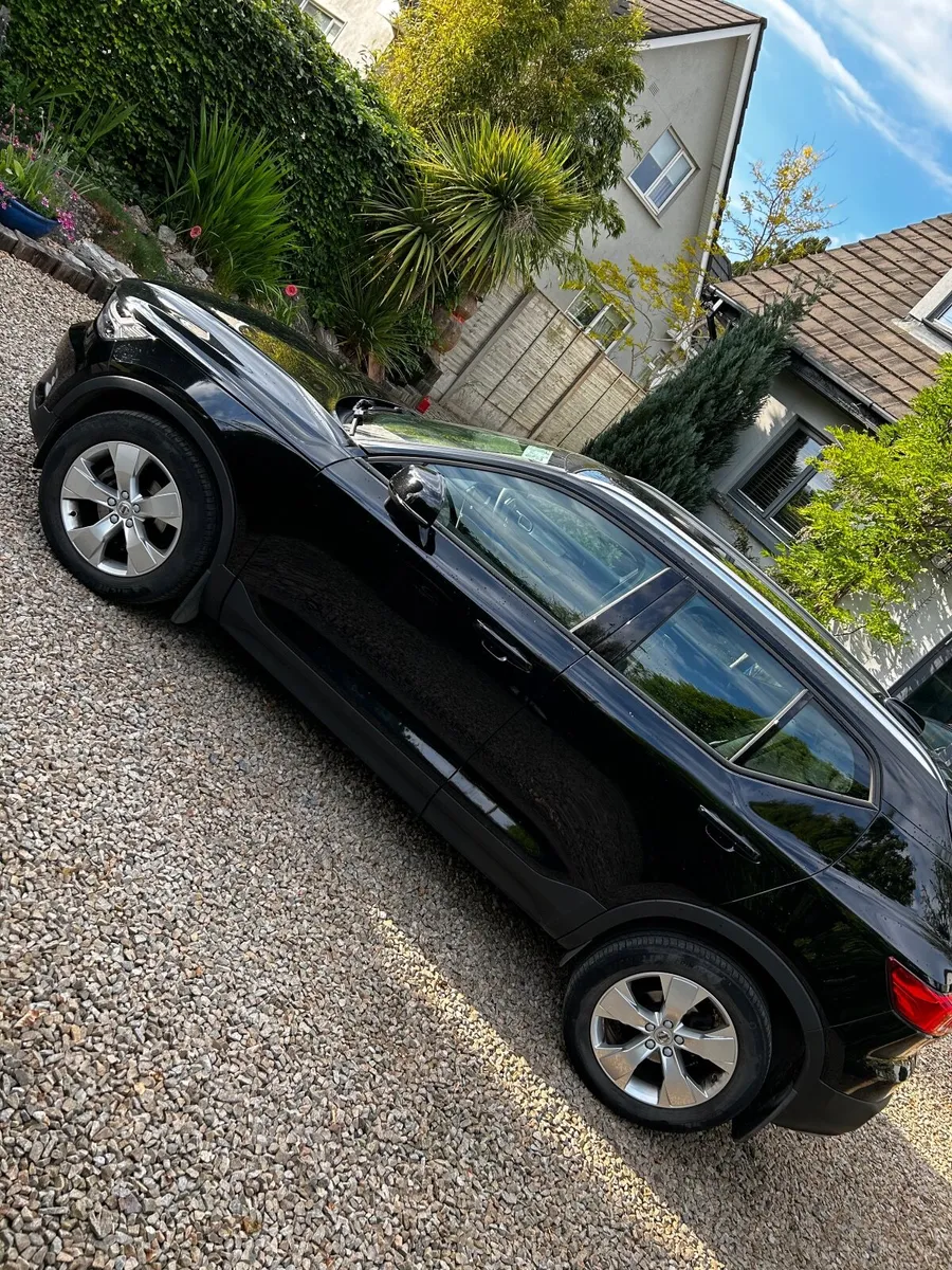Volvo XC40 D3 Momentum 5DR Auto - Image 3