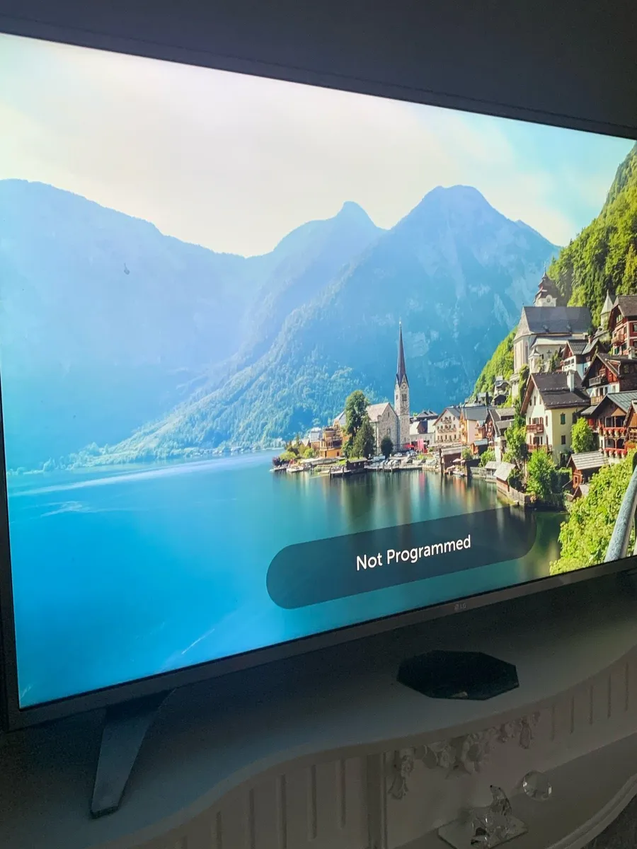 LG smart tv 52’’ - Image 3