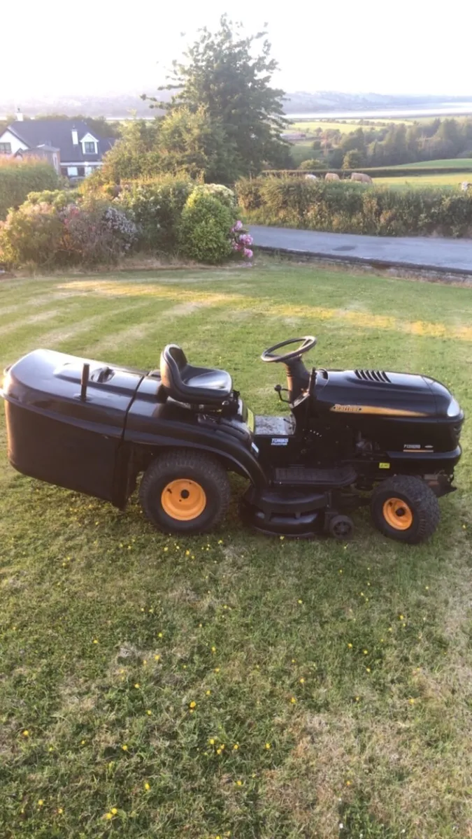 Ride on mower - Image 1