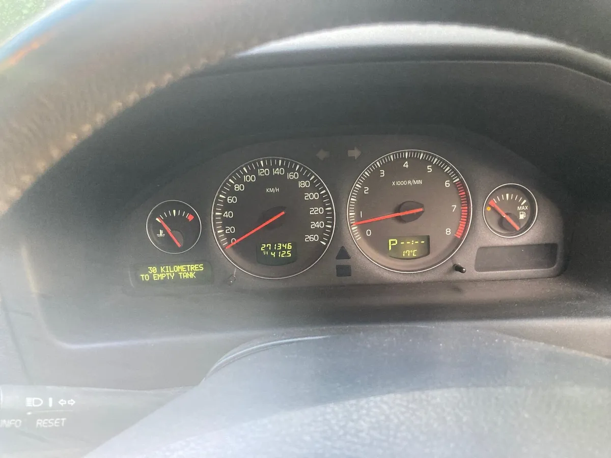 Volvo S60 2006 - Image 2