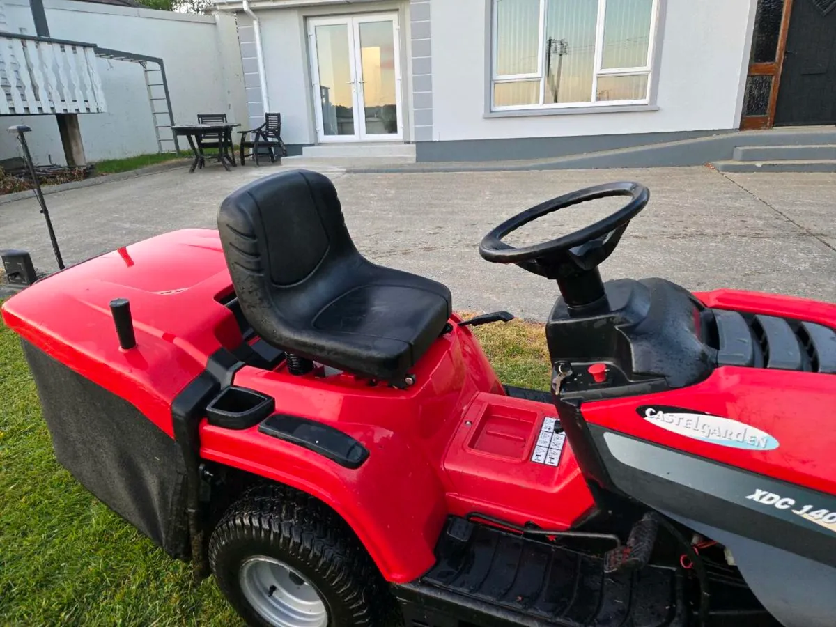 Ride on  lawnmower - Image 2