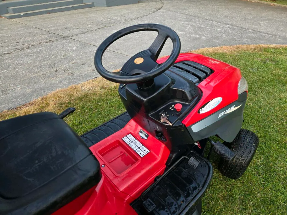 Ride on  lawnmower - Image 3
