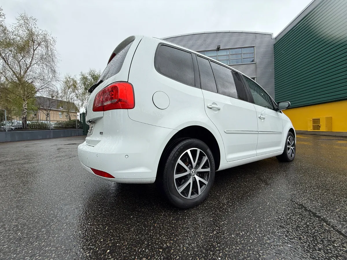 Volkswagen Touran 2014 - Image 4