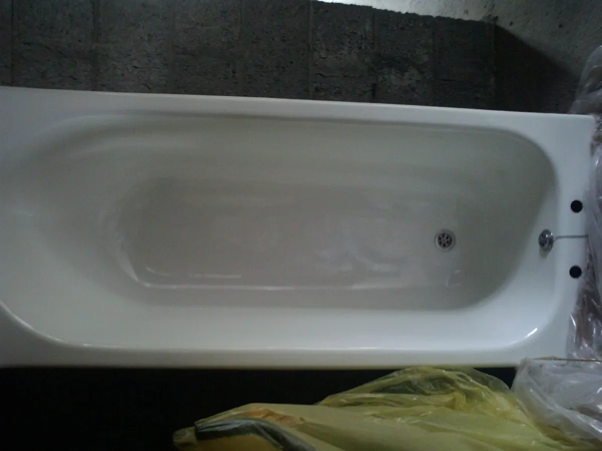 vintage white cast iron bath immaculate condition