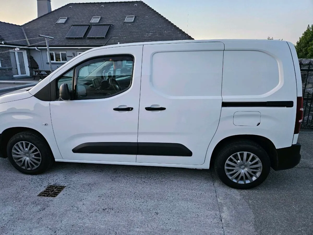 MINT CONDITION Citroen berlingo  2019 - Image 1