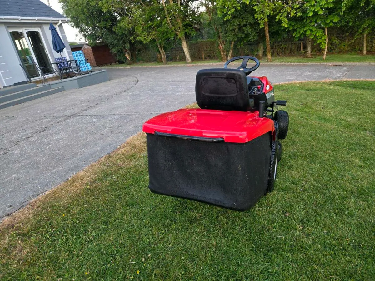 Ride on  lawnmower - Image 4