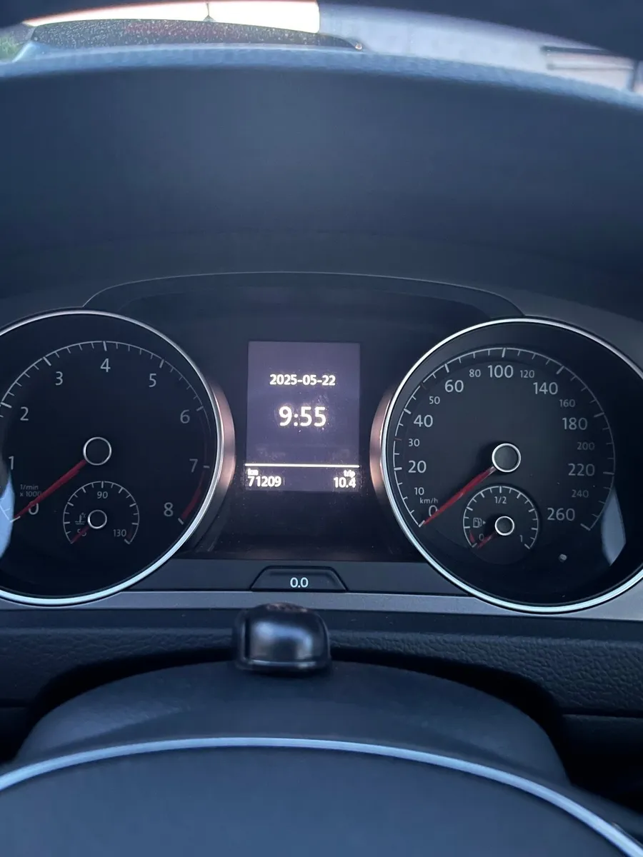 Volkswagen Golf 2015 - Image 1