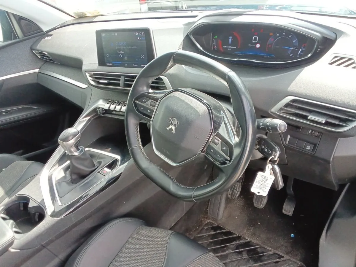 Peugeot 5008 Allure 1.2 130 6.2 - Image 4