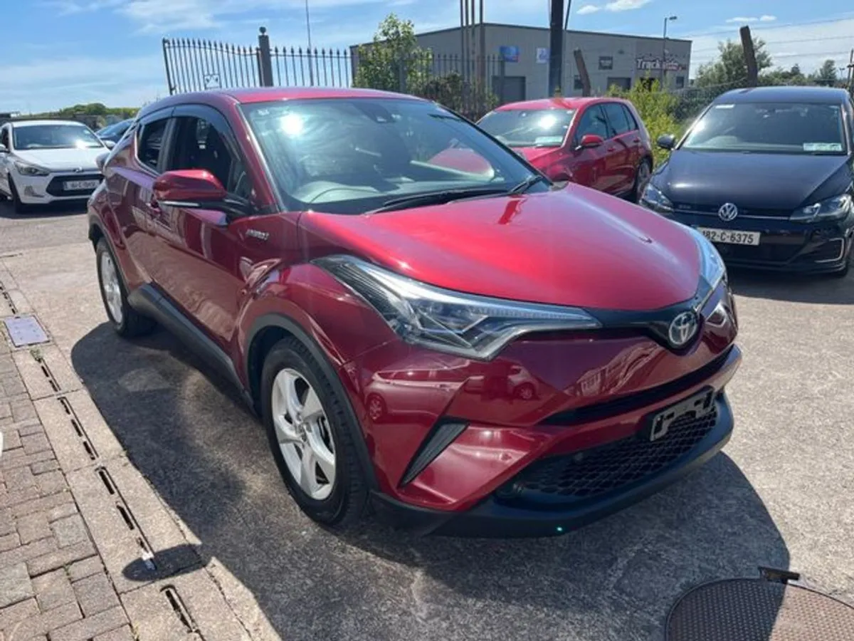 Toyota C-HR 1.8 Hybrid - Image 2