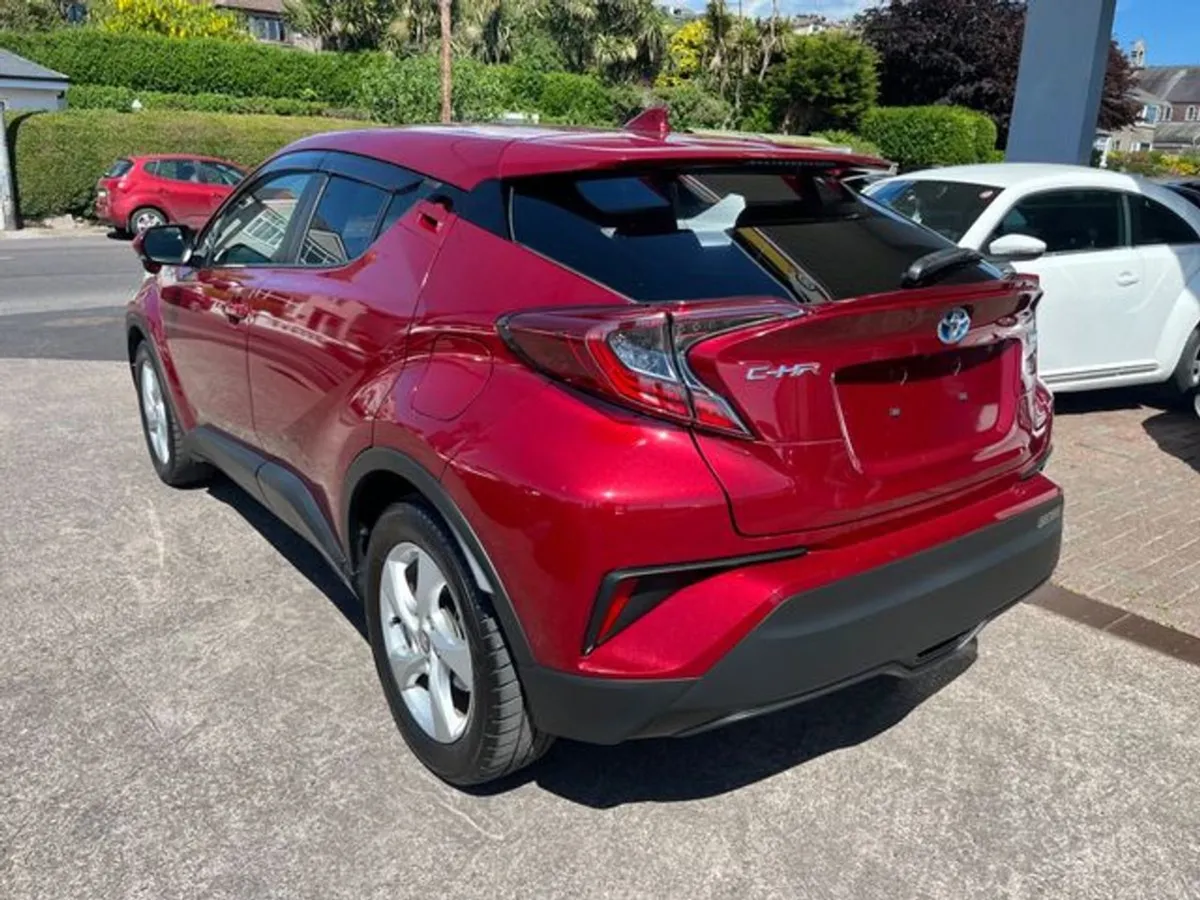 Toyota C-HR 1.8 Hybrid - Image 4