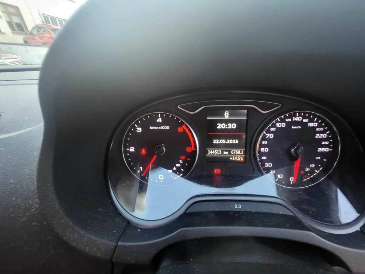 151 AUDI A3 1.6 TDI S-LINE - Image 4