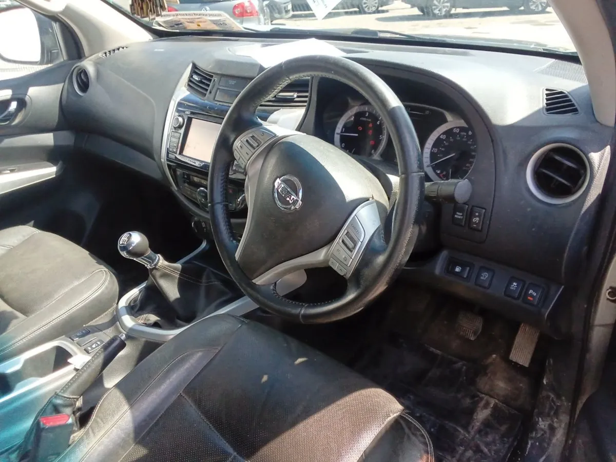 Nissan Navara 2.3 DCI Tekna D/C - Image 4