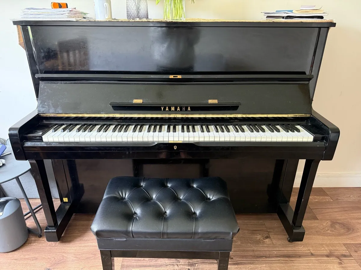 Piano Yamaha U1