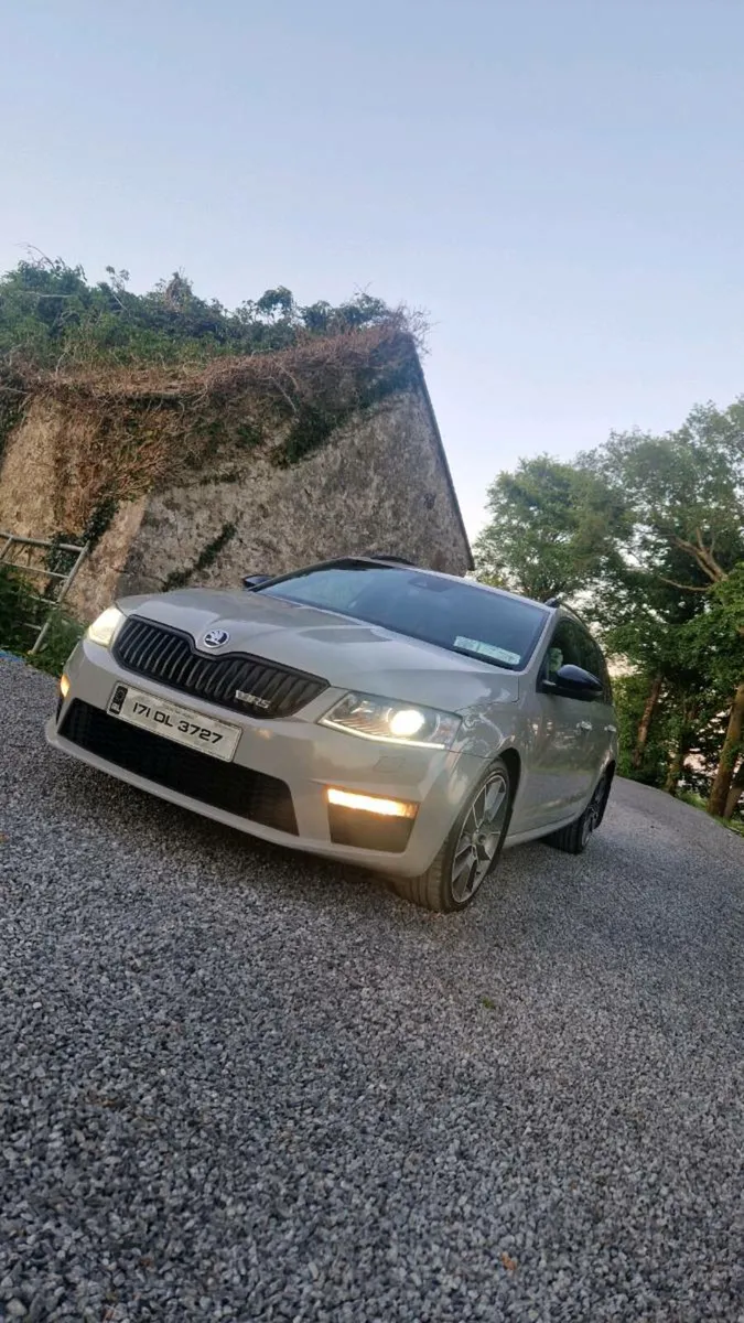 171 Nardo Grey Skoda Octavia VRS Estate - Image 4