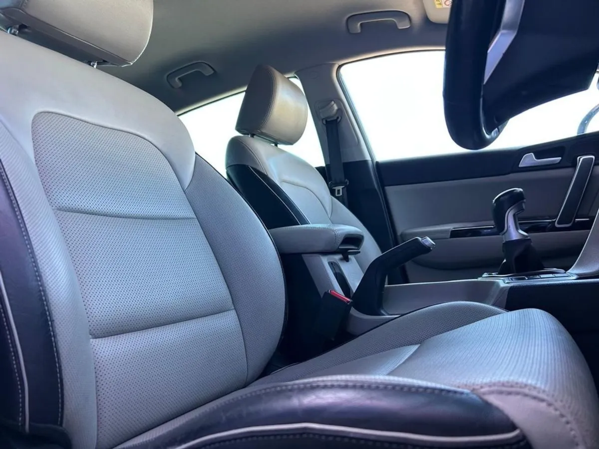 Kia Sportage 1.7 GT Line 5DR  immaculate Conditio - Image 2