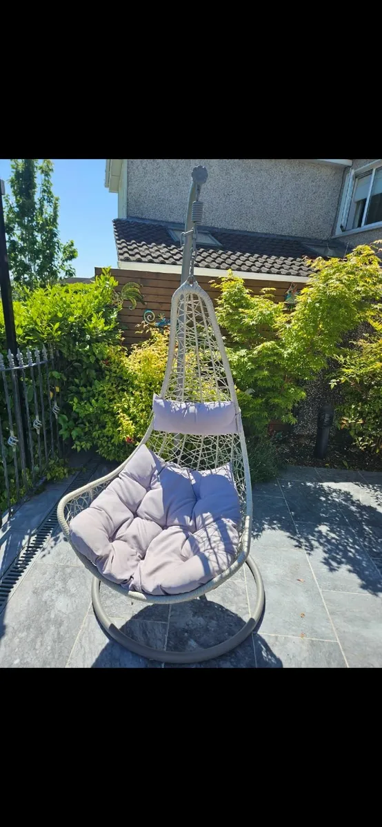 Egg Chair - Image 1