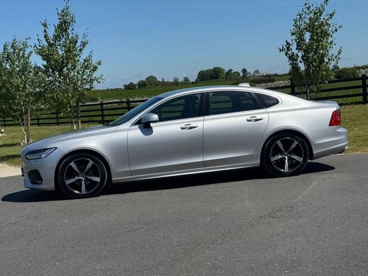 Volvo S90 D4 R Design Auto - Image 4