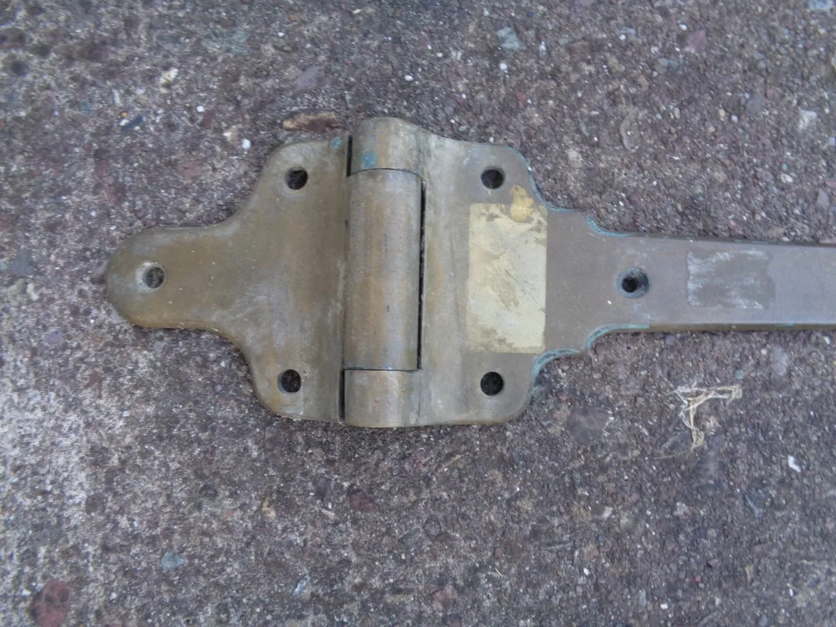 Vintage Brass Hinges x 2 for Sale - Image 4