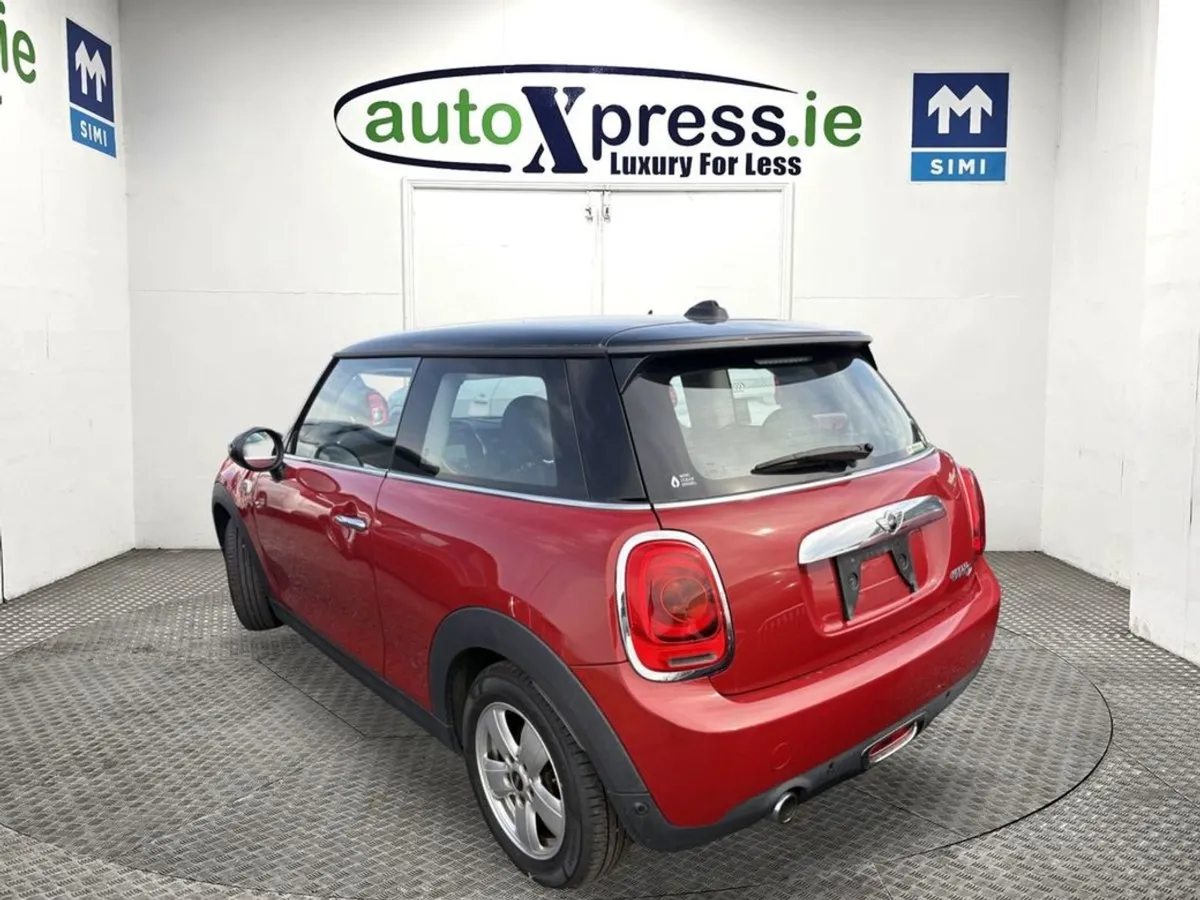 MINI Cooper D 1.5 Automatic  Reversing Camera - Image 3