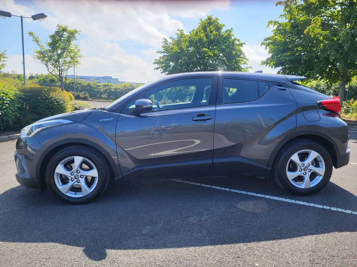 2019 TOYOTA CHR ICON HYBRID AUTOMATIC - Image 3