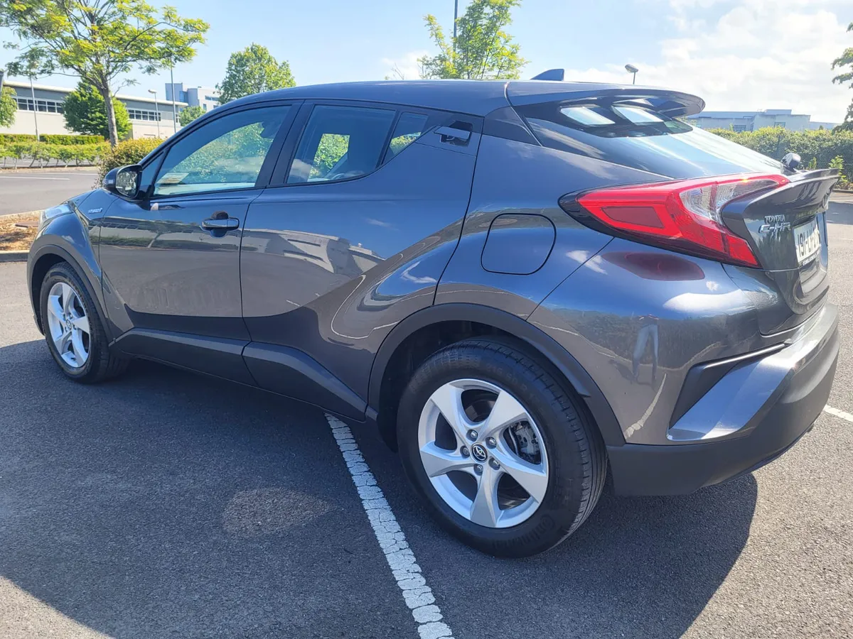 2019 TOYOTA CHR ICON HYBRID AUTOMATIC - Image 4