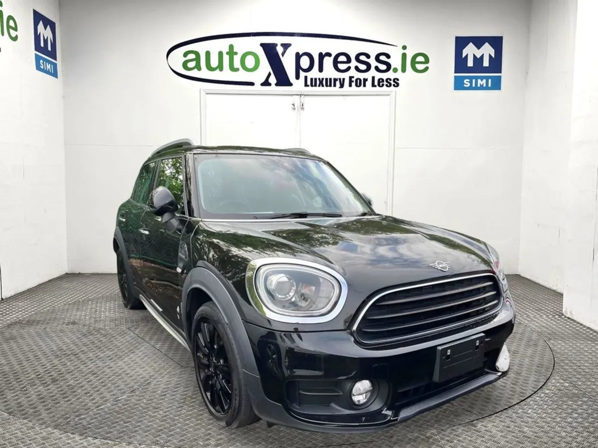 MINI Cooper D Crossover 2.0 Automatic - Image 1