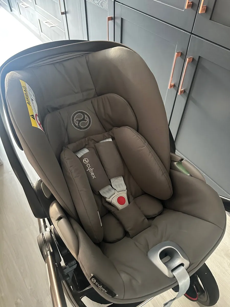 Ocarro Bundle Including Cloud T Car Seat and Base - Image 2