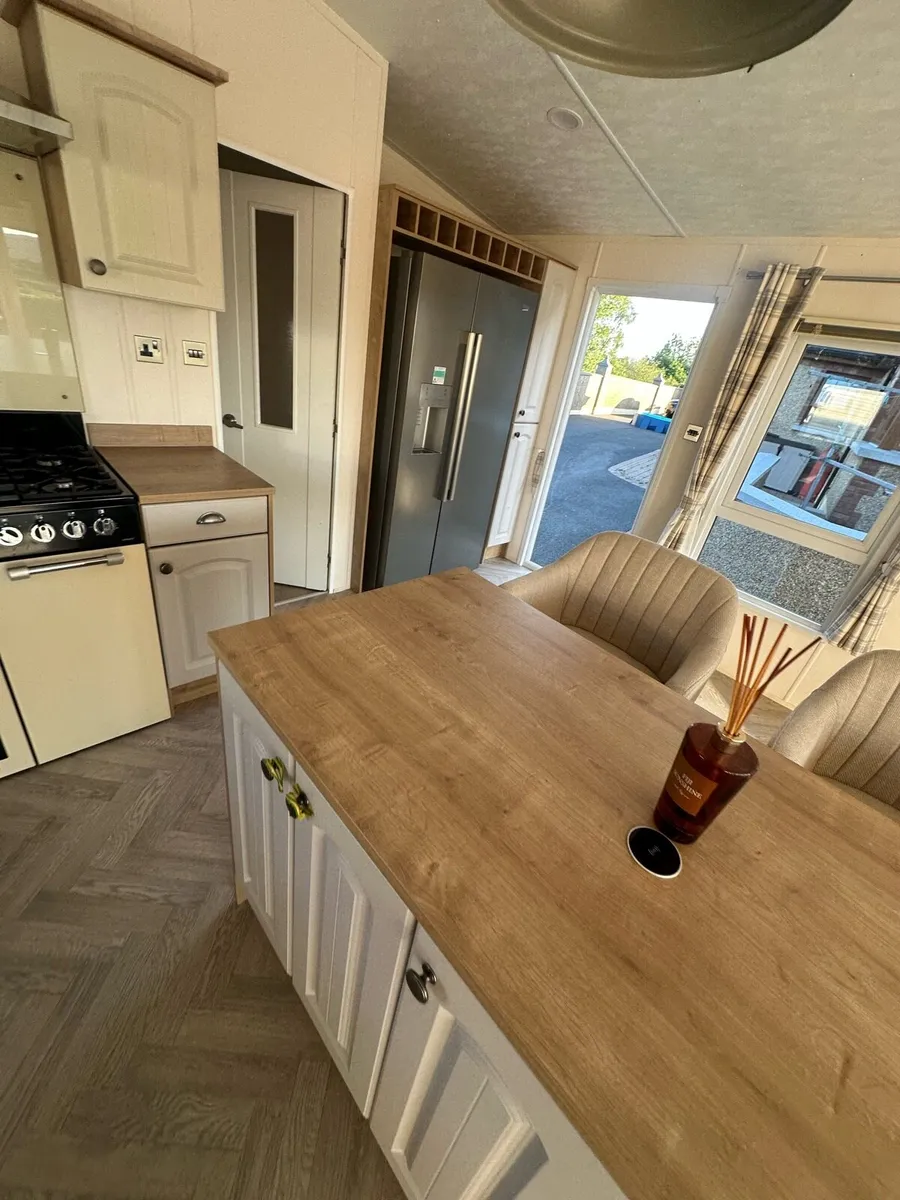 Delta Lodge 42-14 3 bedrooms AT TPS caravans - Image 4