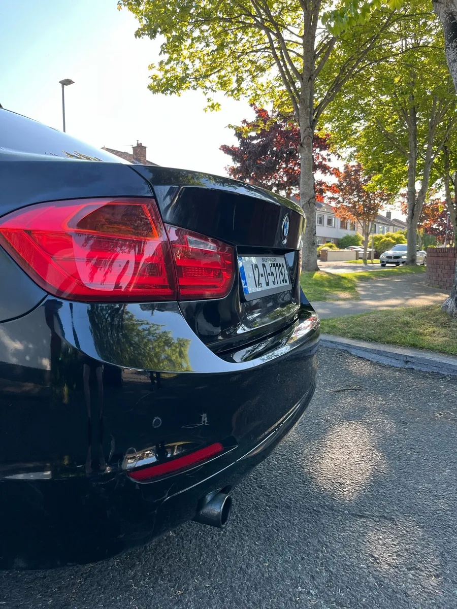 BMW 320d 2012 - Image 4