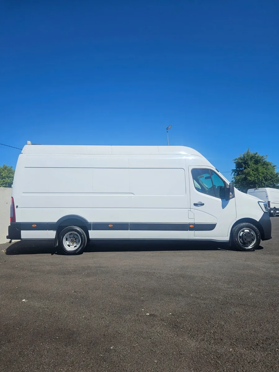 Renault Master Jumbo Twin Rear Wheel L4H3 2024 - Image 4