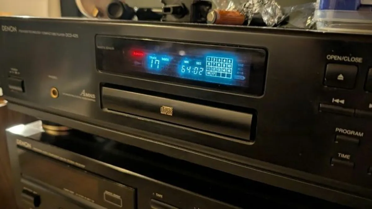 Denon DCD-425 Separate CD Player - Vintage Hi-Fi - Image 1