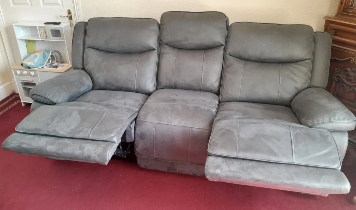 3 & 2 Seater Recliner - Image 4