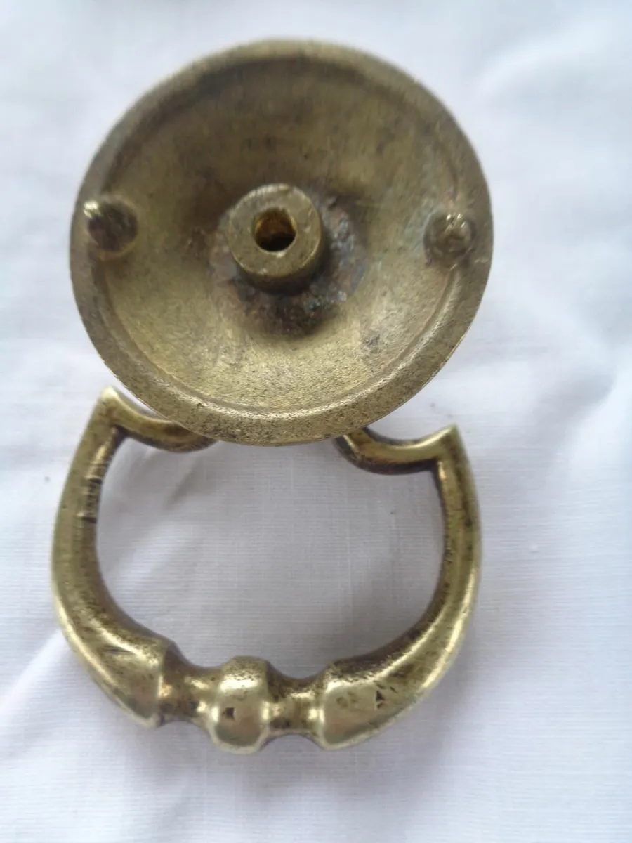 Vintage Brass Handles x 6 for Sale - Image 2