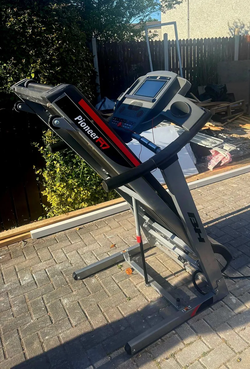 Treadmill - Image 1