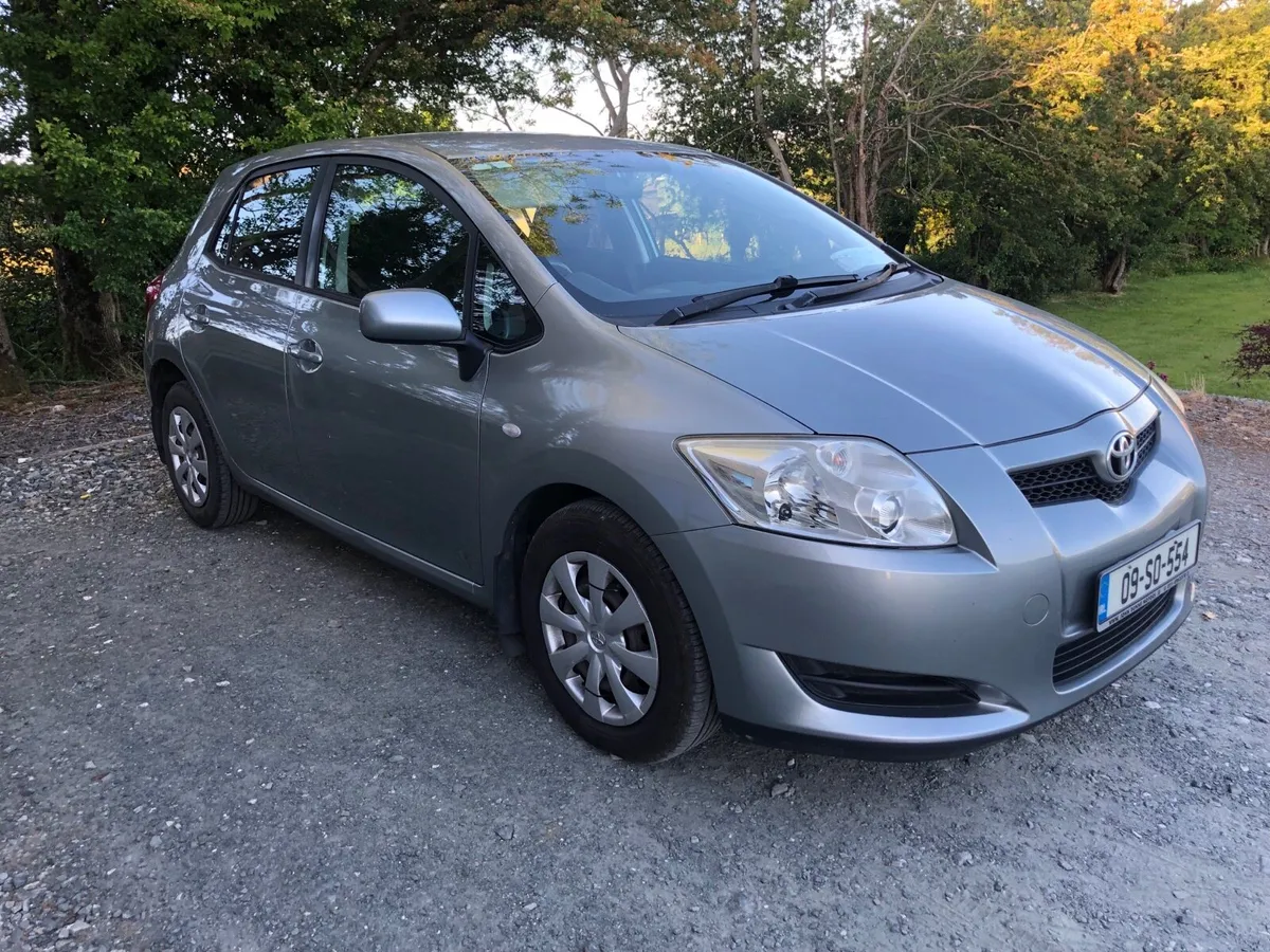 09 auris petrol NCT and tax - Image 1