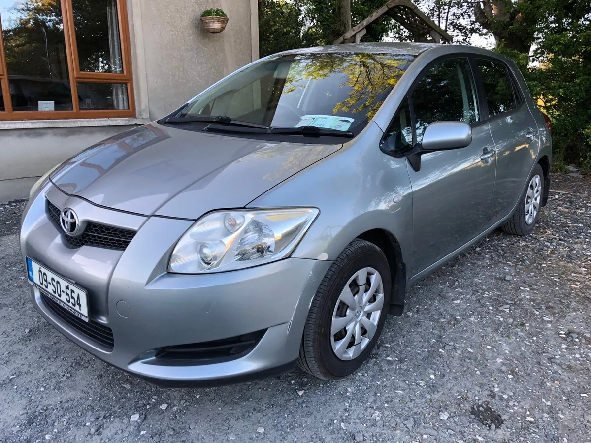 09 auris petrol NCT and tax - Image 2