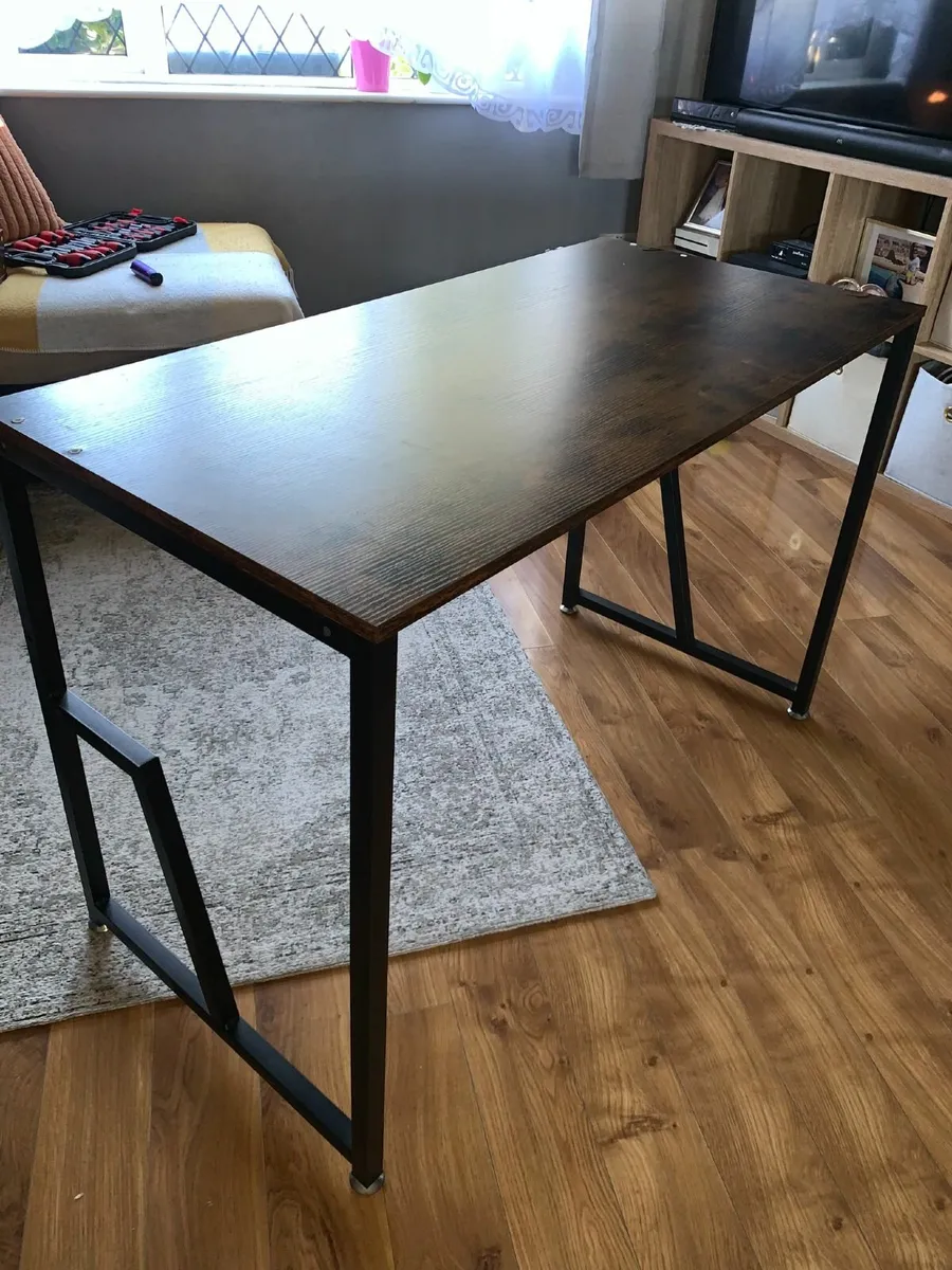 Desk - Image 1
