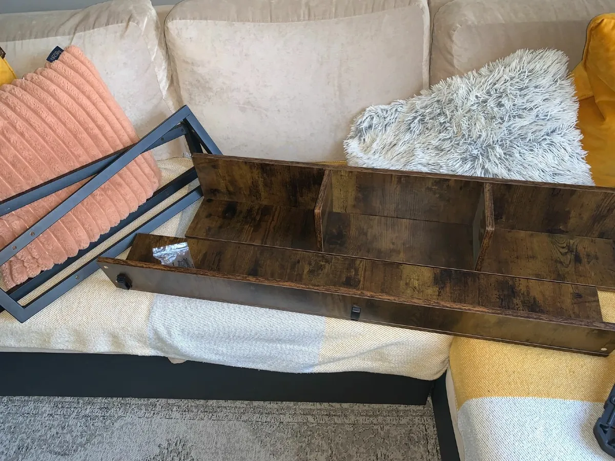Desk - Image 3
