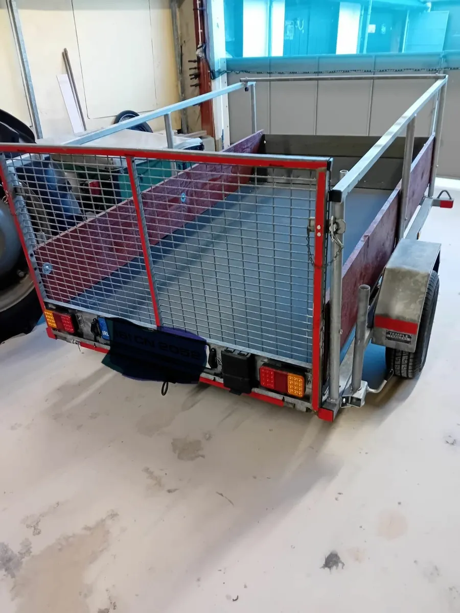 Trailer - Image 1