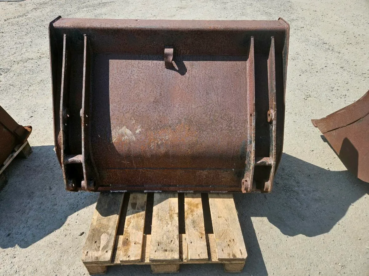 Loader  buckets - Image 1