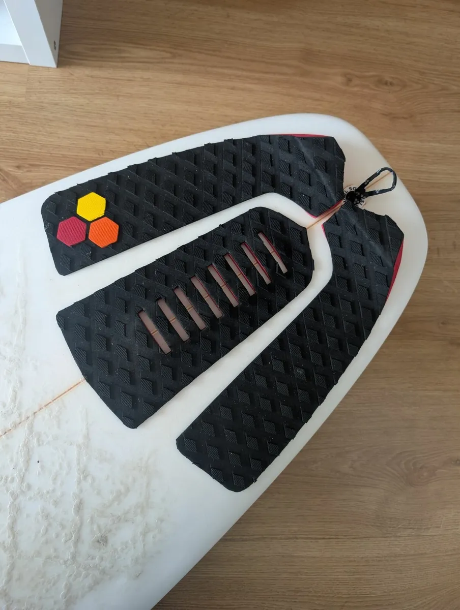 Surfboard - Image 4