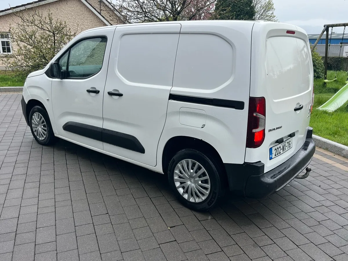 2020 Citreon Berlingo low kms new doe - Image 4