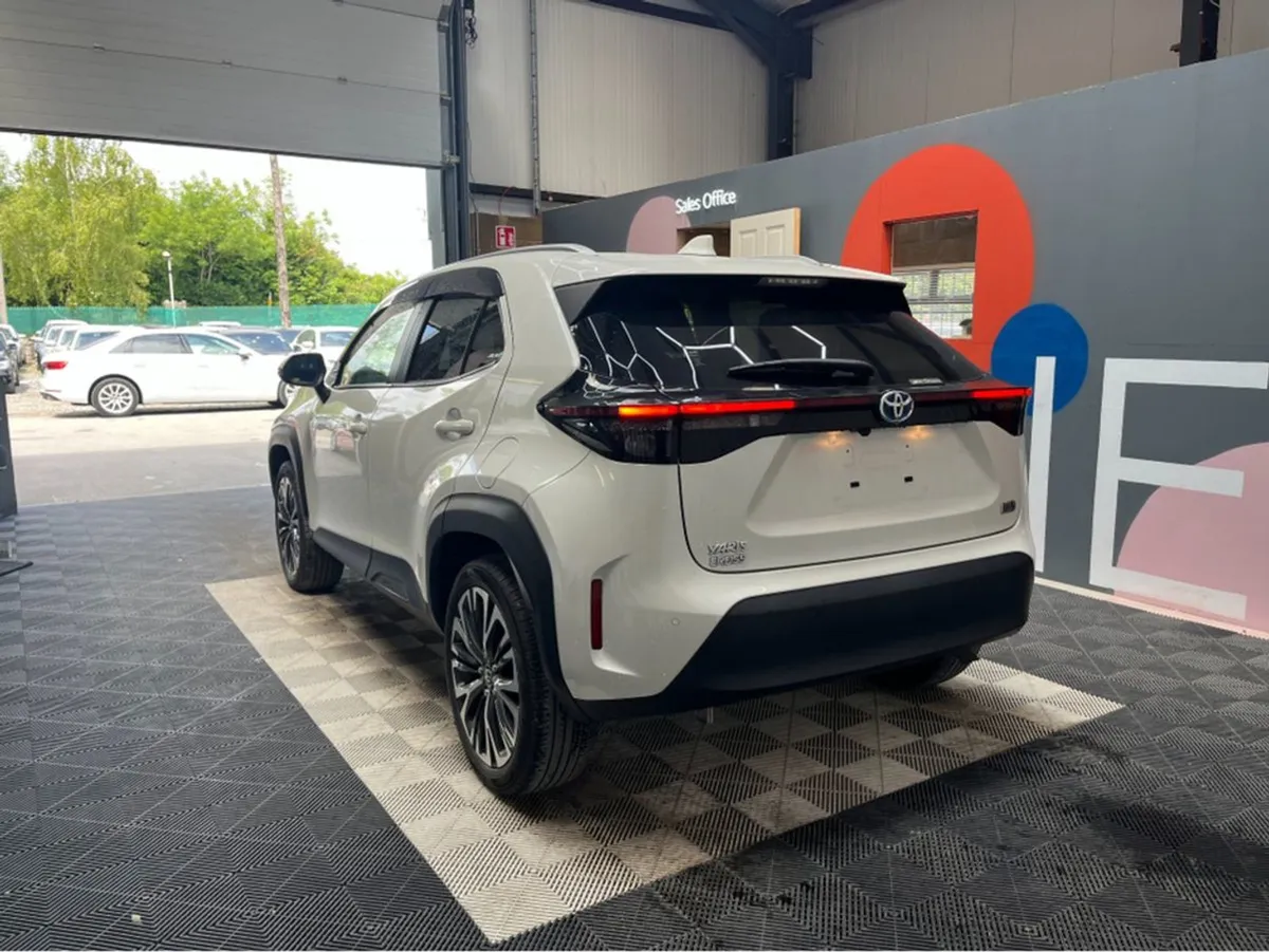 Toyota Yaris Cross 1.5 Hybrid / 87k KMs / Reverse - Image 4