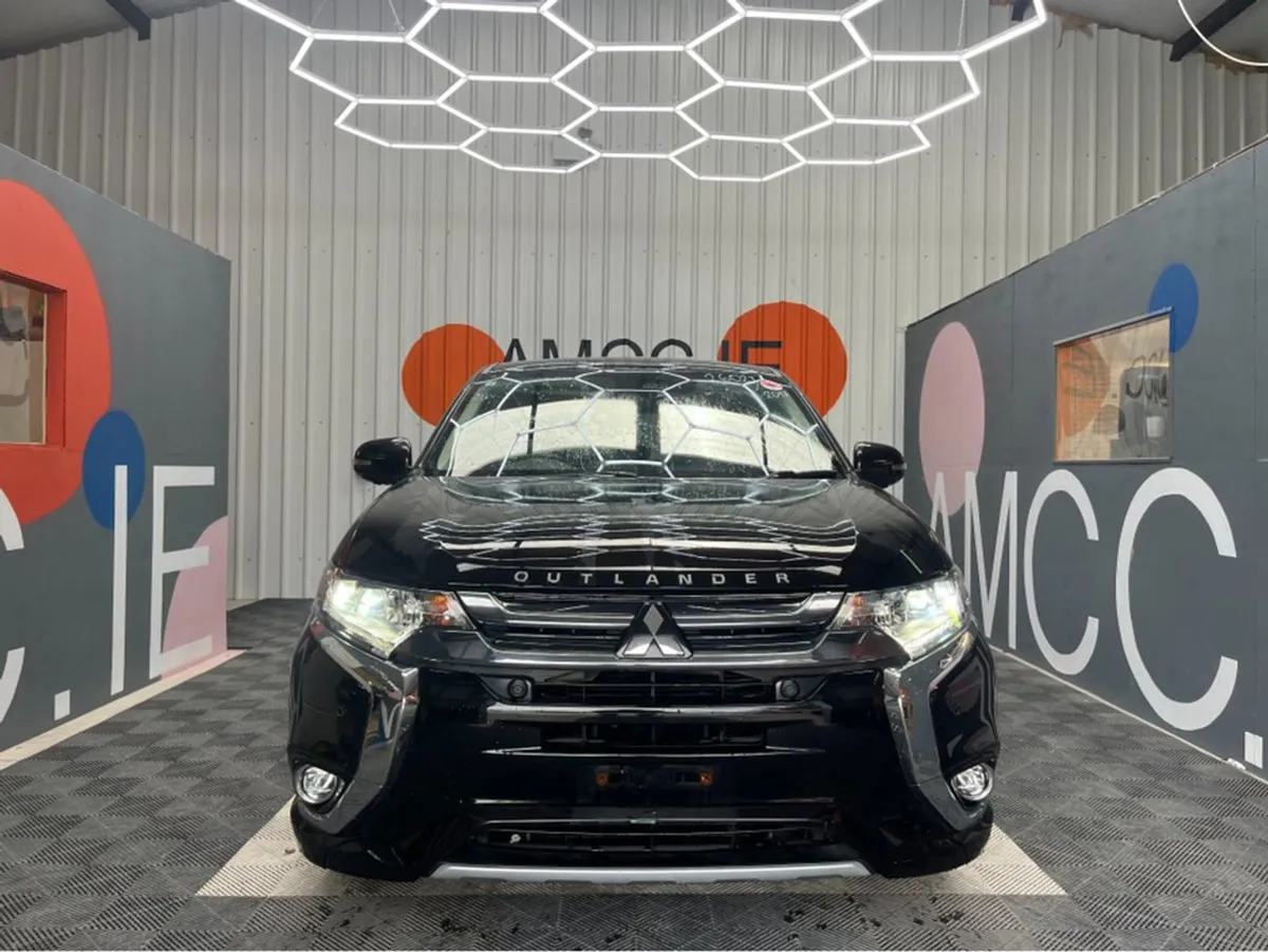 Mitsubishi Outlander 2.0 Hybrod / 102k KMs / Heat - Image 2