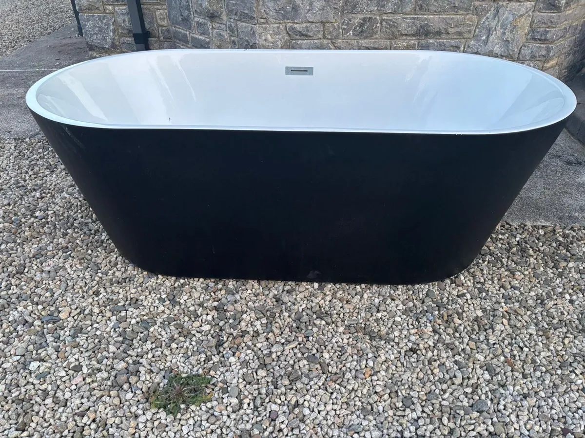 Sonas signature free standing bath