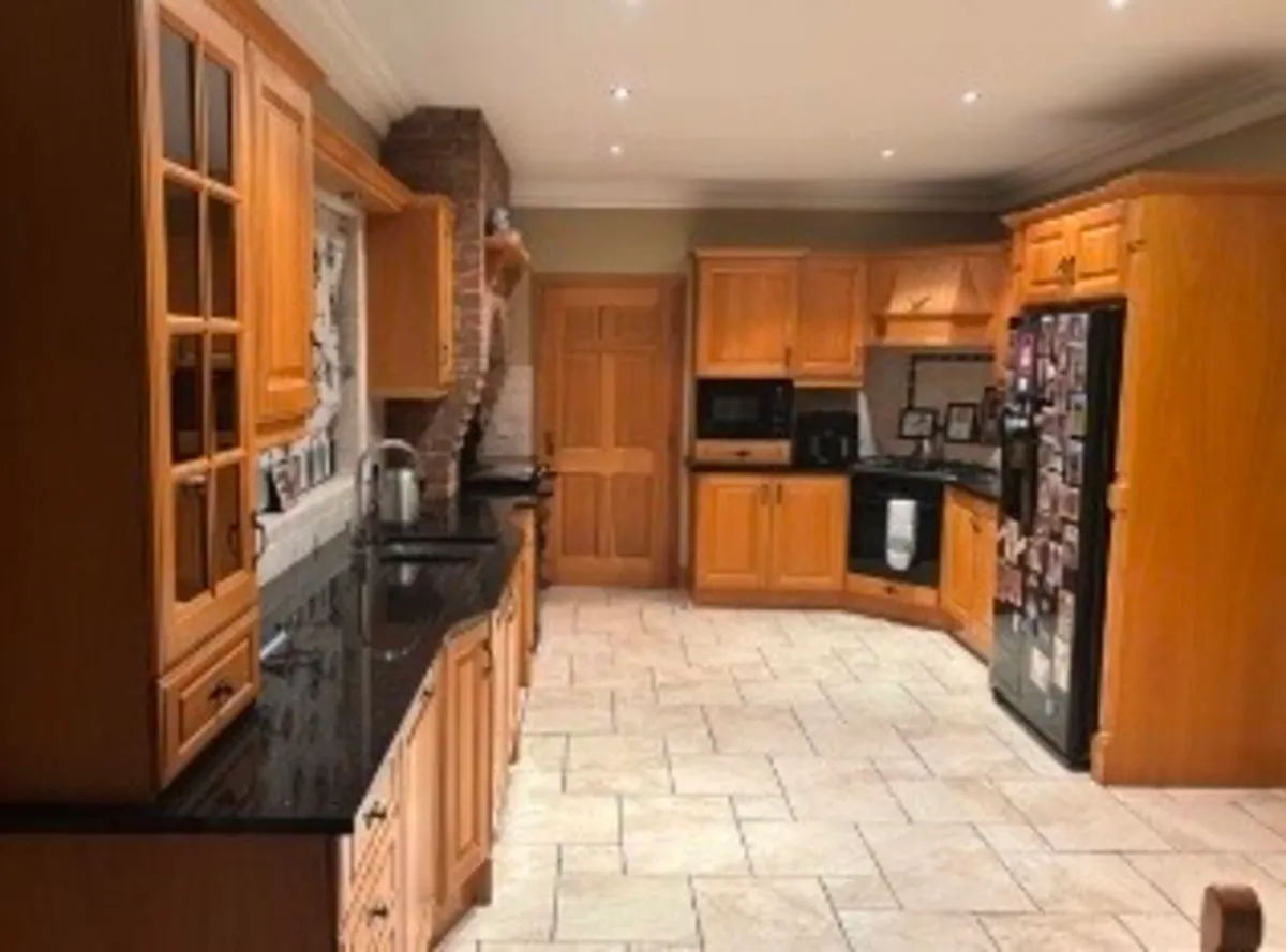 oak kitchen